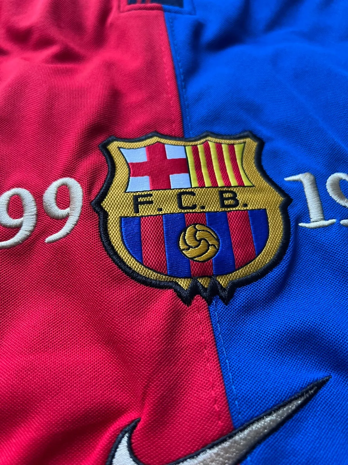 BARCELONA HOME KIT RETRO 1999