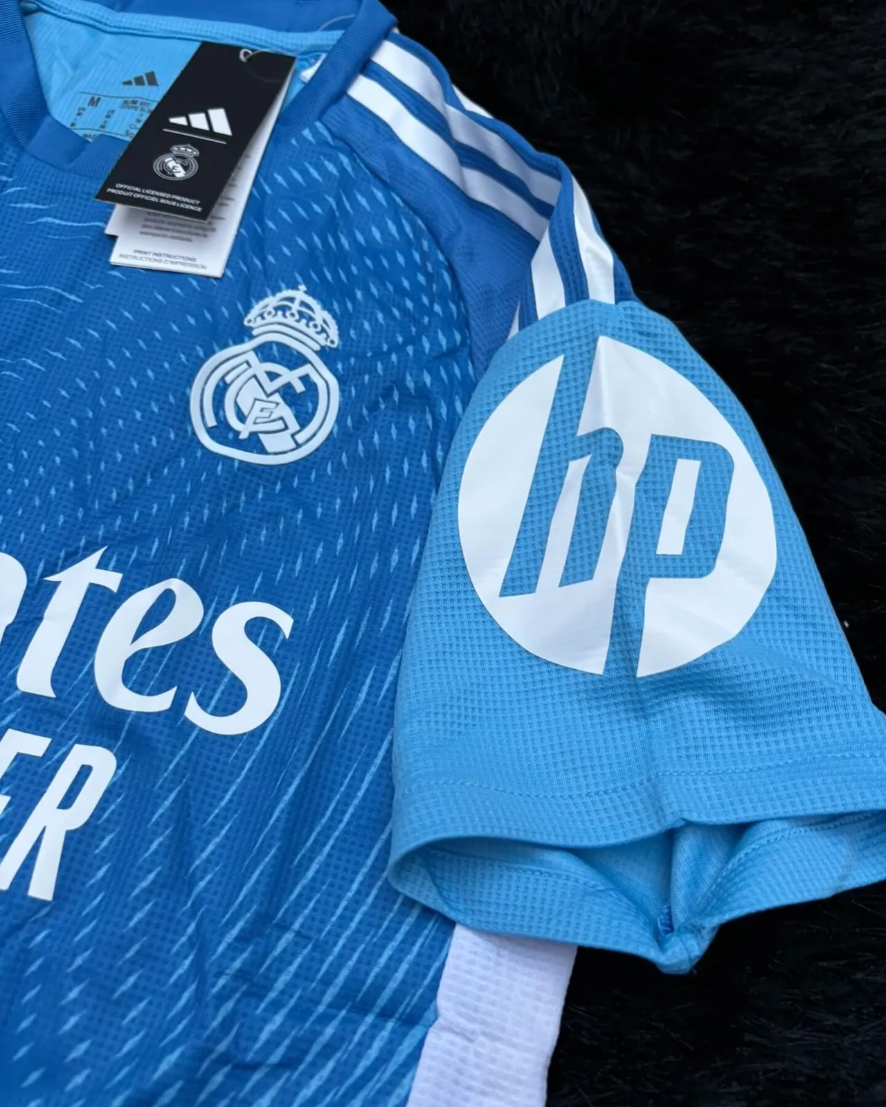 REAL MADRID GOALKEPPER KIT 25/26 UCL VERSION