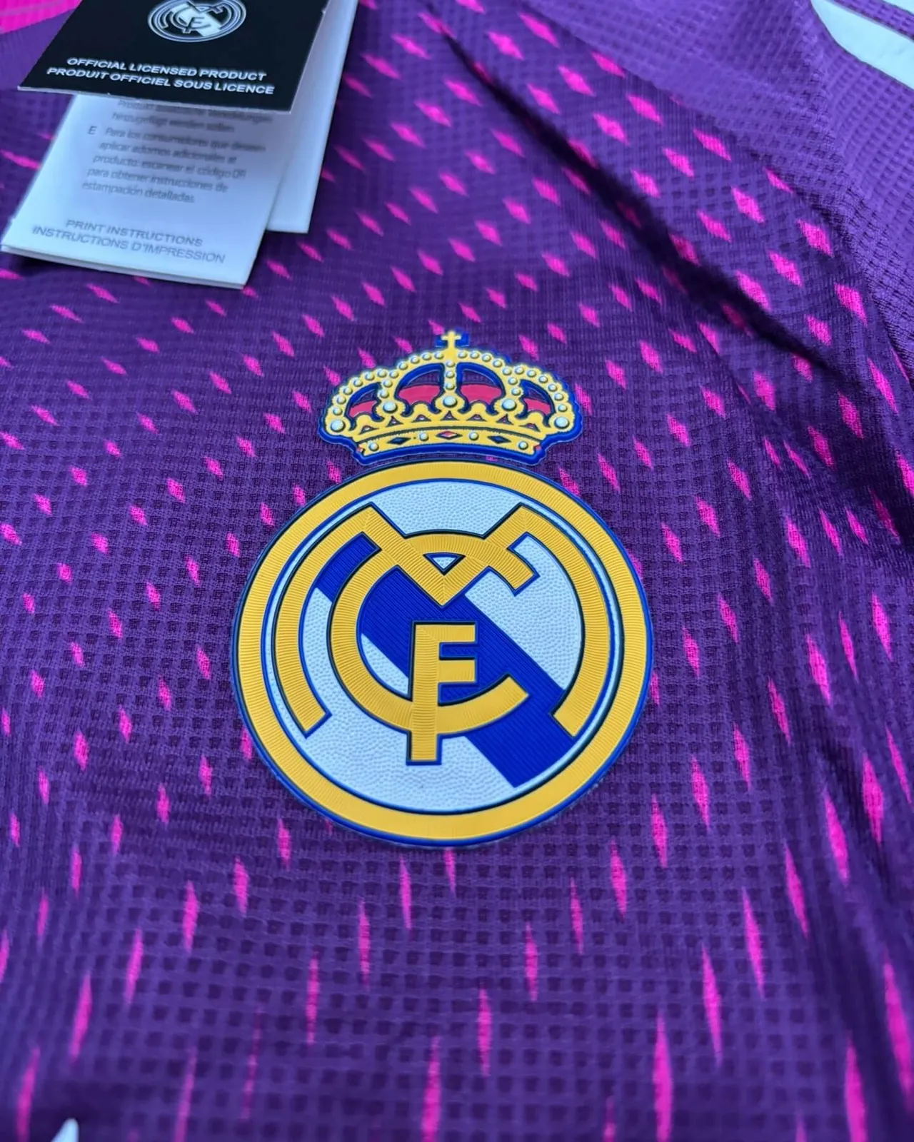 REAL MADRID GOALKEPPER KIT 25/26 UCL VERSION