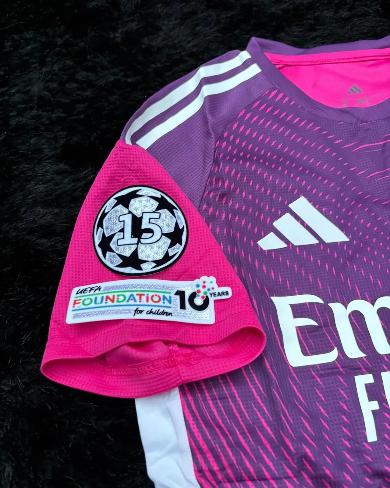 REAL MADRID GOALKEPPER KIT 25/26 UCL VERSION
