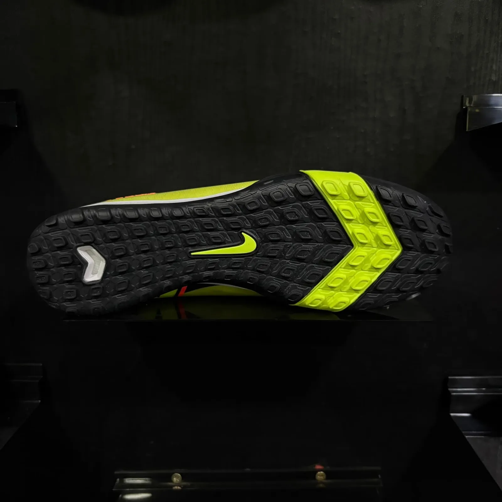 NIKE MERCURIAL VAPOR 16 PRO TF