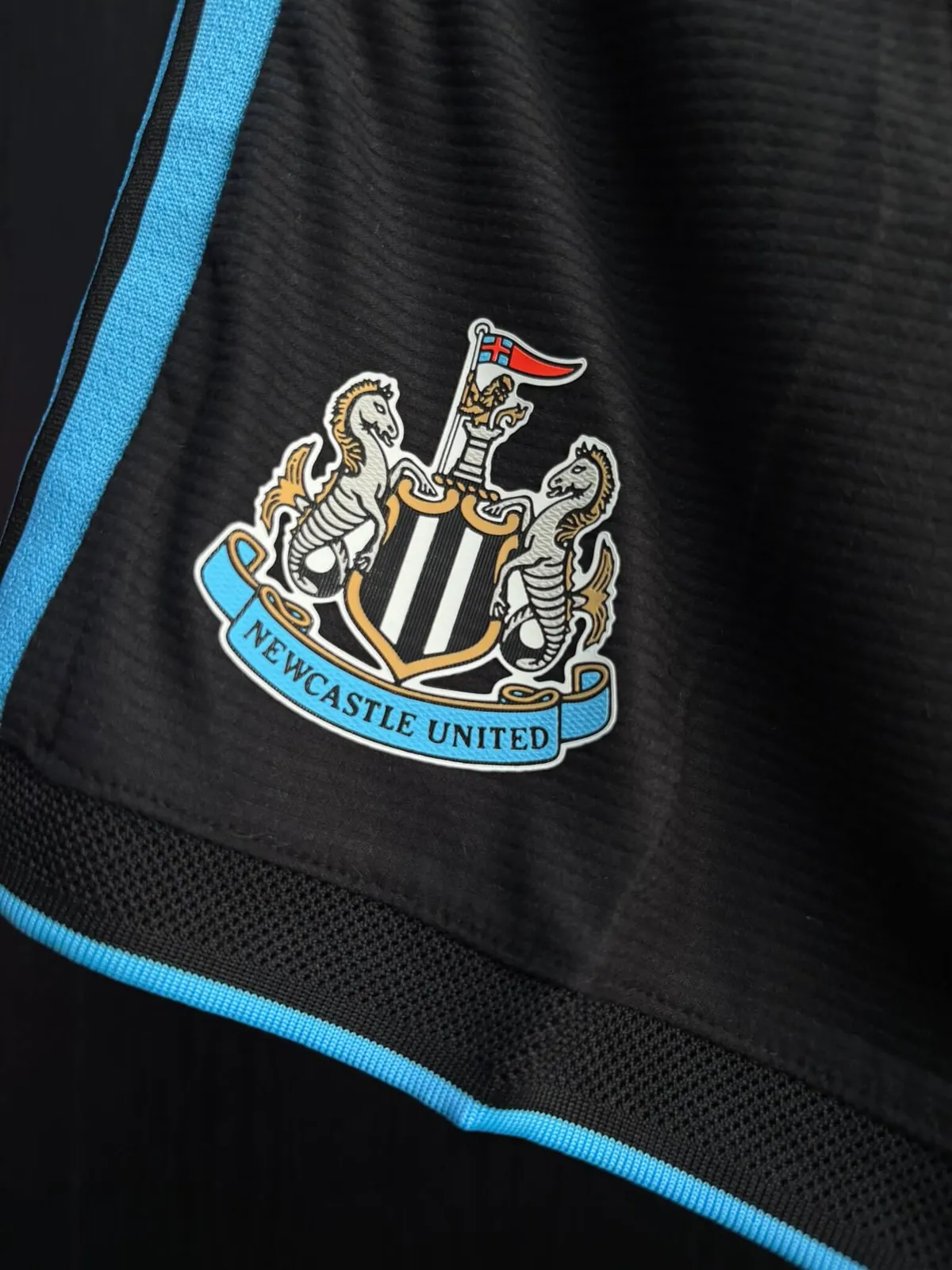 NEWCASTLE FC SHORT HOME KIT 26/27