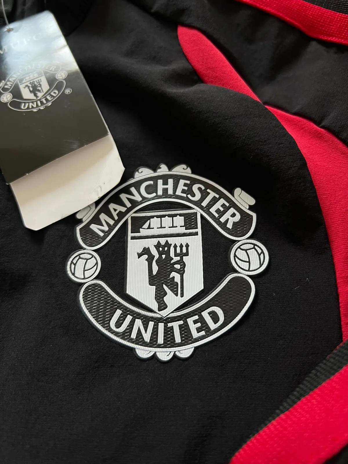 MANCHESTER UNITED PRE-MATCH TRACKSUIT 2027