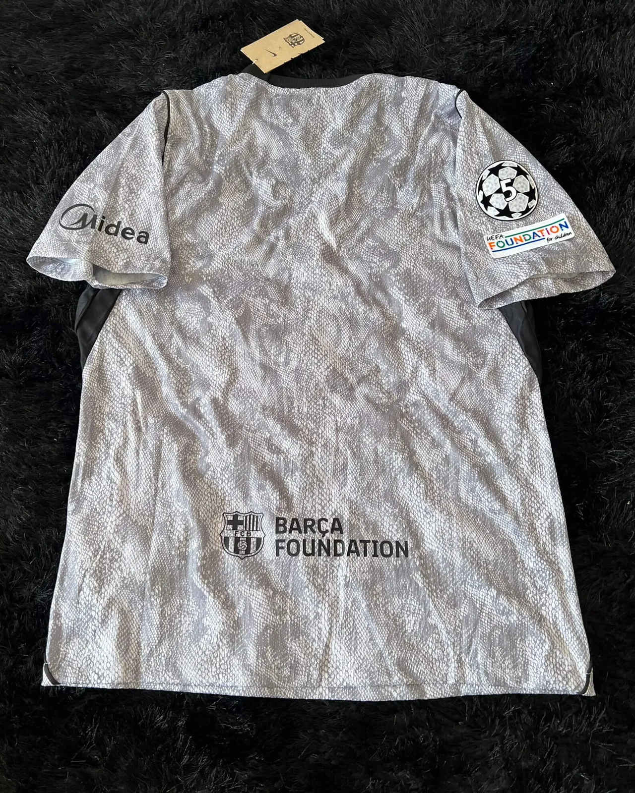 BARCELONA GOALKEPPER KIT 26/27 UCL VERSION
