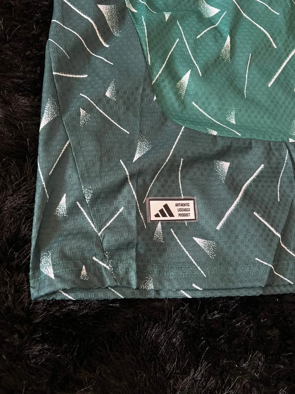 LIVERPOOL GOALKEPPER KIT 26/27 PREMIER LEAGUE VERSION