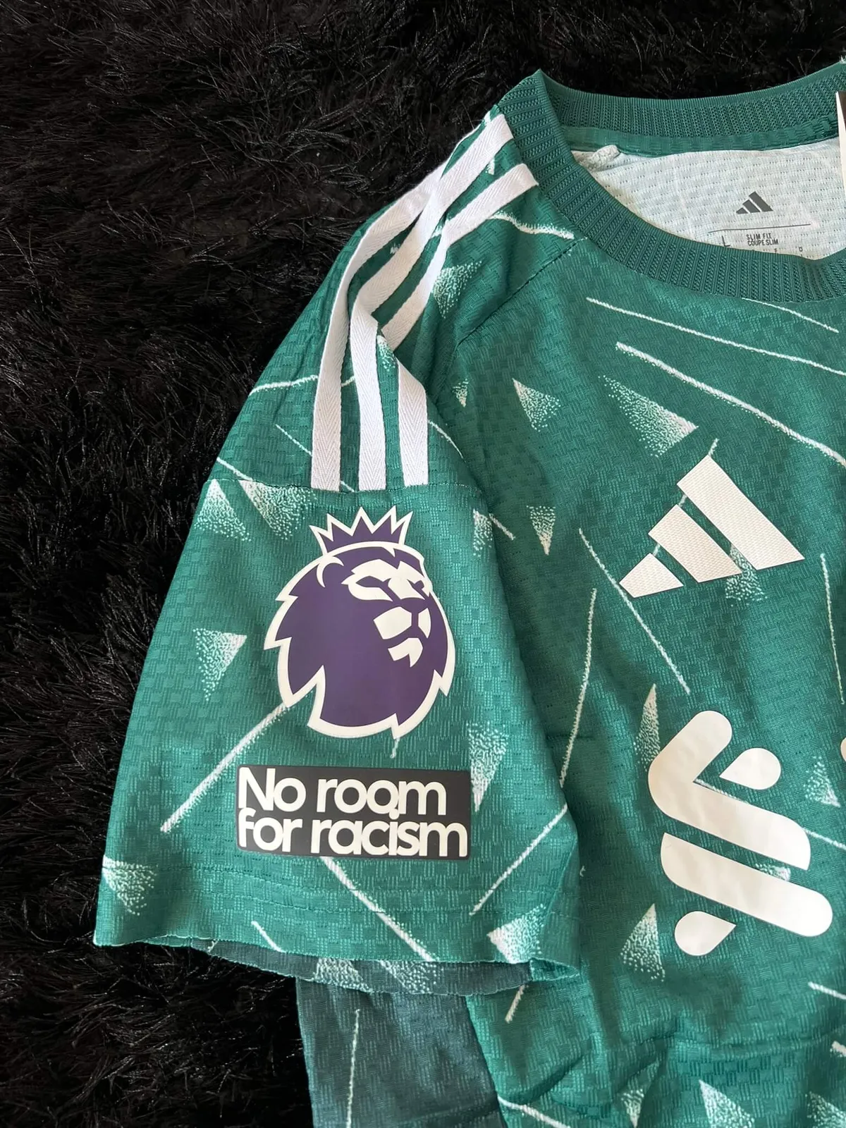 LIVERPOOL GOALKEPPER KIT 26/27 PREMIER LEAGUE VERSION