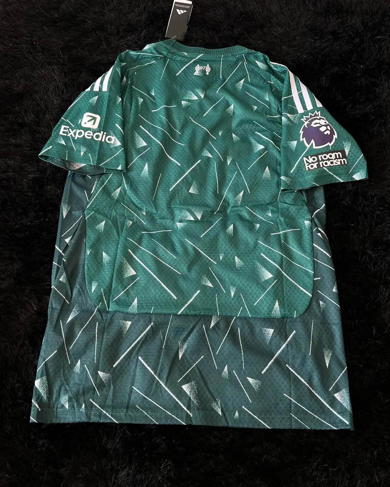 LIVERPOOL GOALKEPPER KIT 26/27 PREMIER LEAGUE VERSION