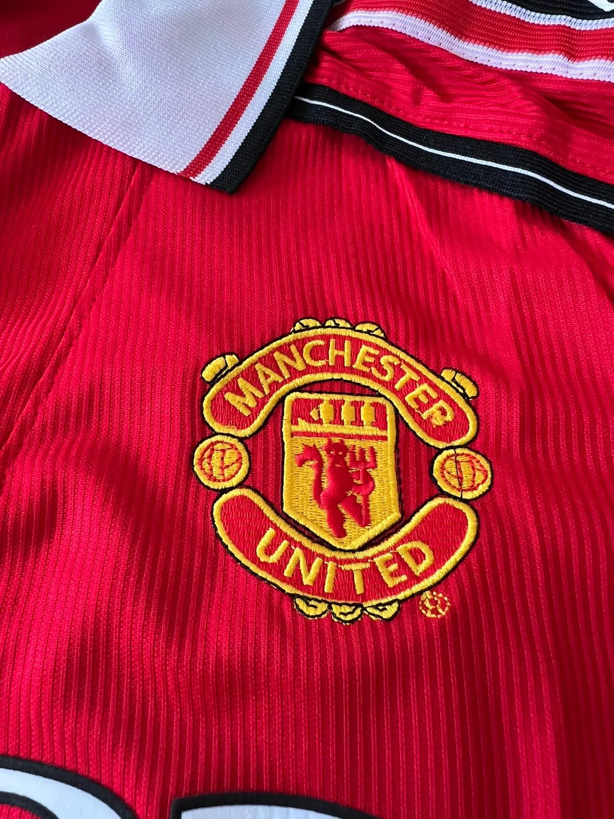 MANCHESTER UNITED HOME RETRO KIT 1998-2000